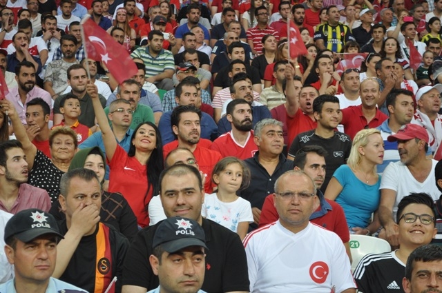 MİLLİ TAKIM KONYA'DA TARİH YAZDI:3-0 64
