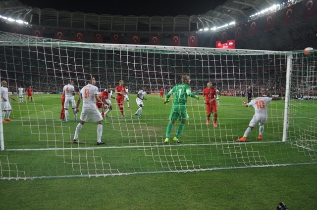 MİLLİ TAKIM KONYA'DA TARİH YAZDI:3-0 96