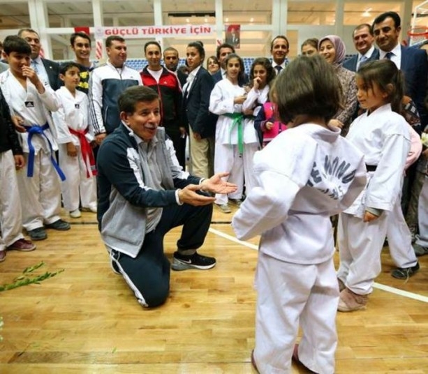 Başbakan Davutoğlu tekvando antrenmanında 1