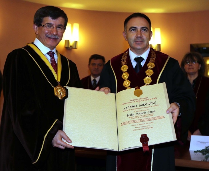 O İÇİMİZDEN BİRİ... 48
