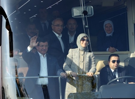 Konya Davutoğlu'nu bağrına bastı 11