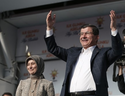 Konya Davutoğlu'nu bağrına bastı 15