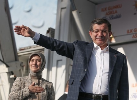 Konya Davutoğlu'nu bağrına bastı 16