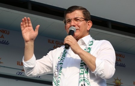 Konya Davutoğlu'nu bağrına bastı 29