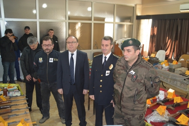 Hücre evinden cephanelik çıktı! 17