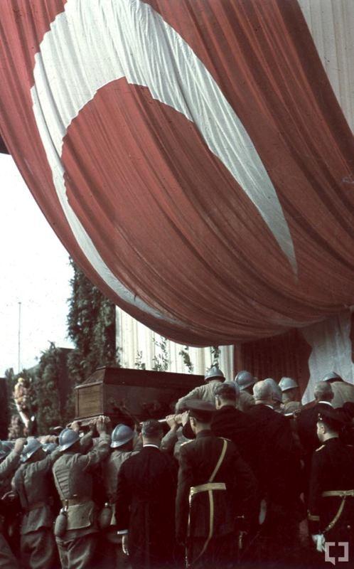 Atatürk’ün naaşının orjinal nakil fotoğrafları 10