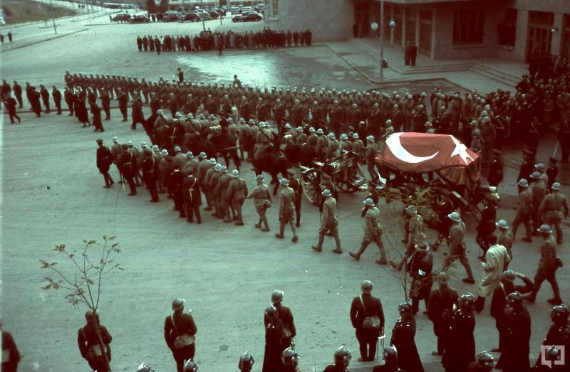 Atatürk’ün naaşının orjinal nakil fotoğrafları 8