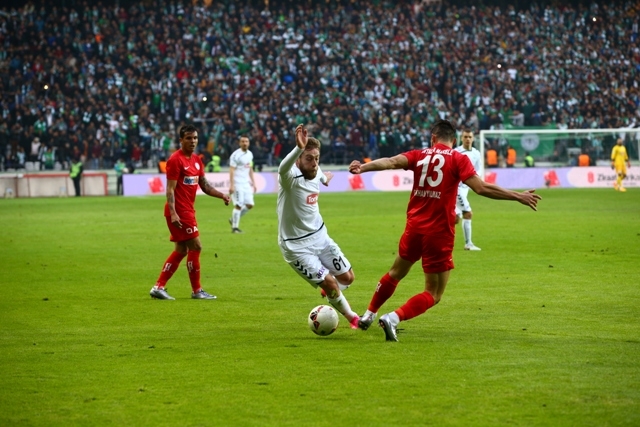 KONYASPOR KUPADA ÇEYREK FİNALDE 11