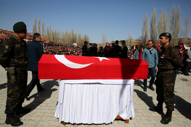Konyalı şehit son yolculuğuna uğurlandı 19