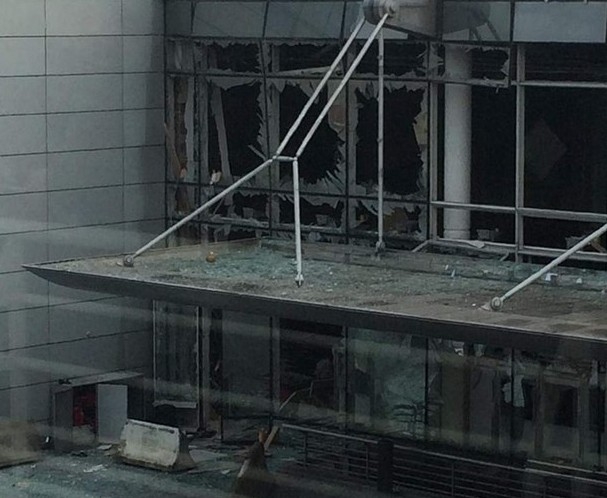 Brüksel patlaması havalimanından ilk fotoğraflar dehşet! 11