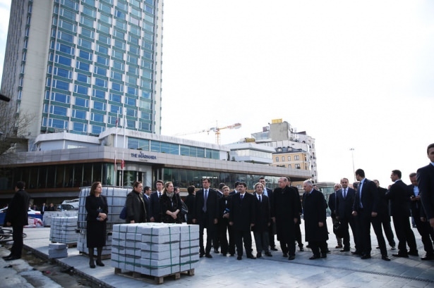 Cumhurbaşkanı Erdoğan Taksim’de 16