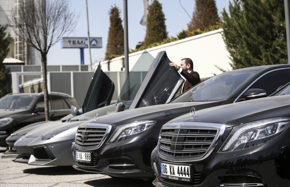 Koza-İpek'in lüks otomobilleri ihaleyle satılacak 12