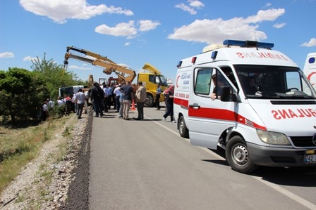 Öğrencileri taşıyan midibüs devrildi: 1 ÖLÜ, 20 YARALI 13