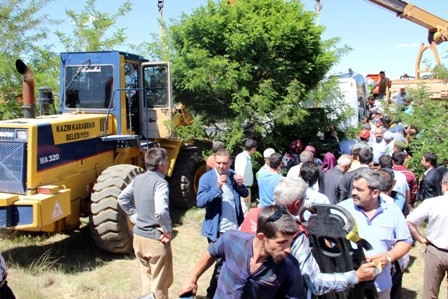 Öğrencileri taşıyan midibüs devrildi: 1 ÖLÜ, 20 YARALI 7