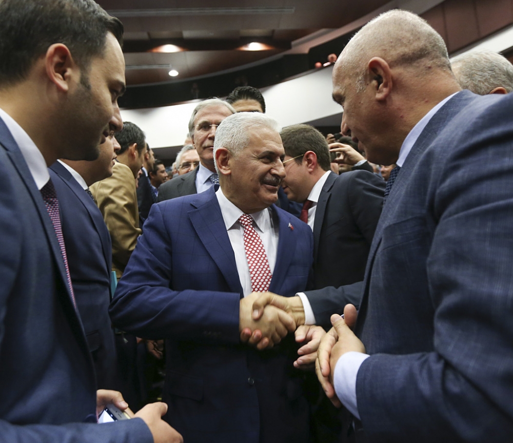 AK Parti'liler Yıldırım'ı böyle kutladı 1