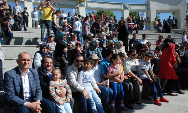 ZARİF ŞENLİKTE ÇOCUKLAR DOYASIYA EĞLENDİ 1