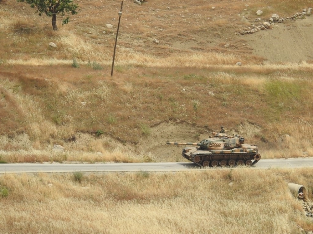 Tanklar üslerine geri dönüyor 1