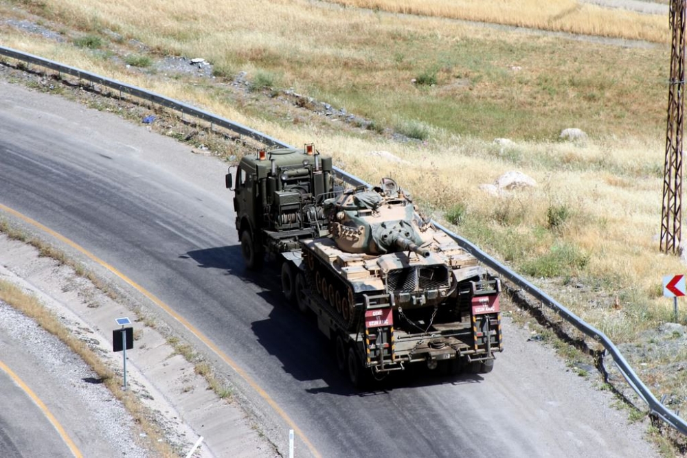 Tanklar üslerine geri dönüyor 15
