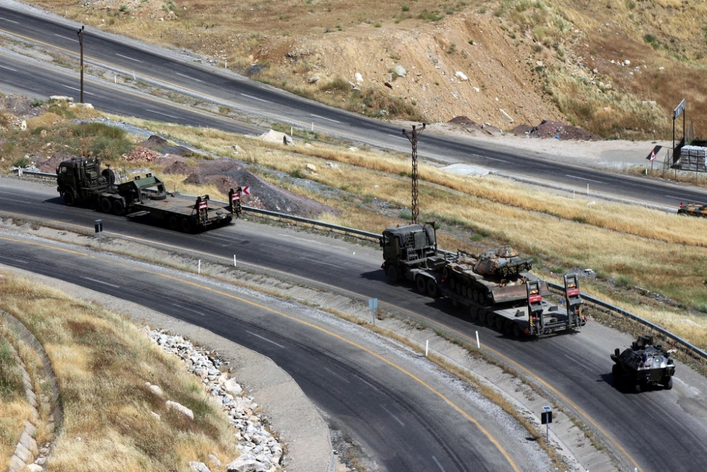 Tanklar üslerine geri dönüyor 16