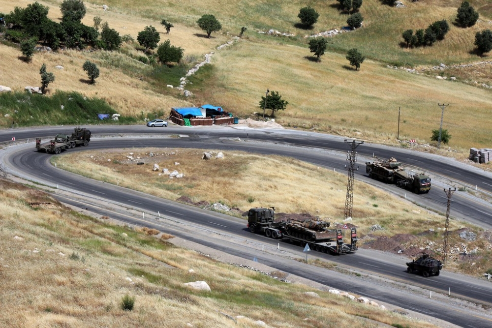Tanklar üslerine geri dönüyor 21