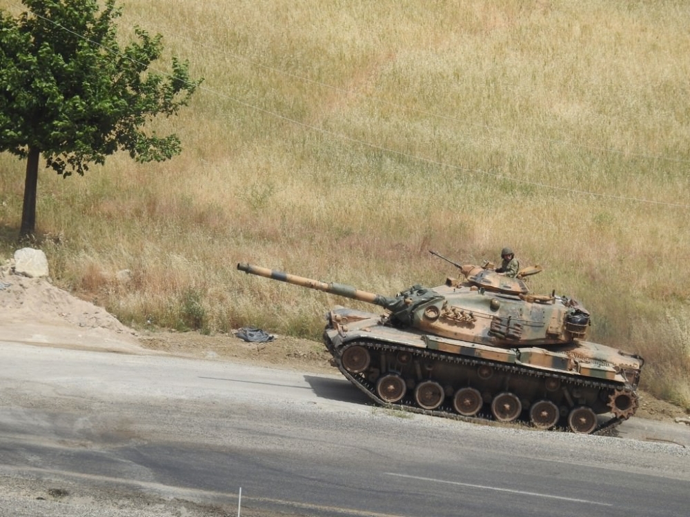 Tanklar üslerine geri dönüyor 8