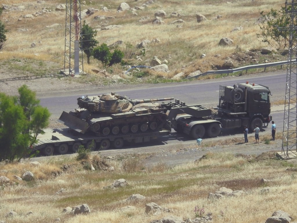 Tanklar üslerine geri dönüyor 9
