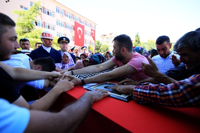 Konyalı şehit son yolculuğuna uğurlandı 17