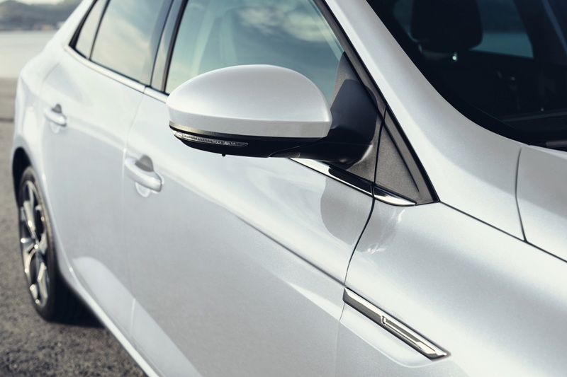 İşte yeni Megane Sedan 13