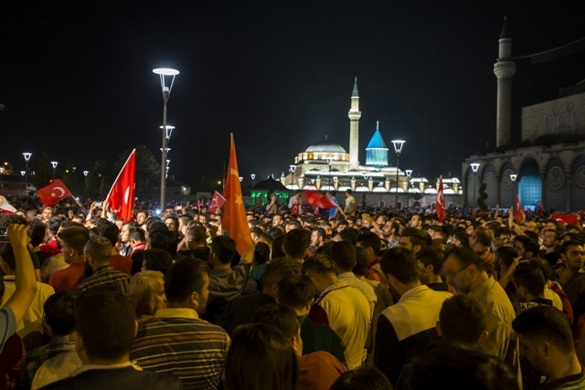 KONYA CADDELERE MEYDANLARA AKTI 1