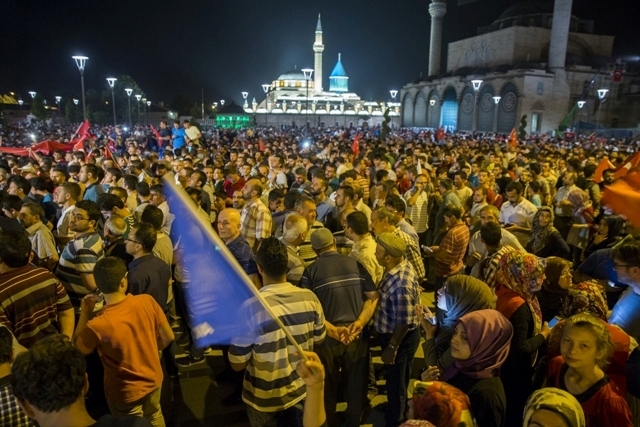 KONYA CADDELERE MEYDANLARA AKTI 14
