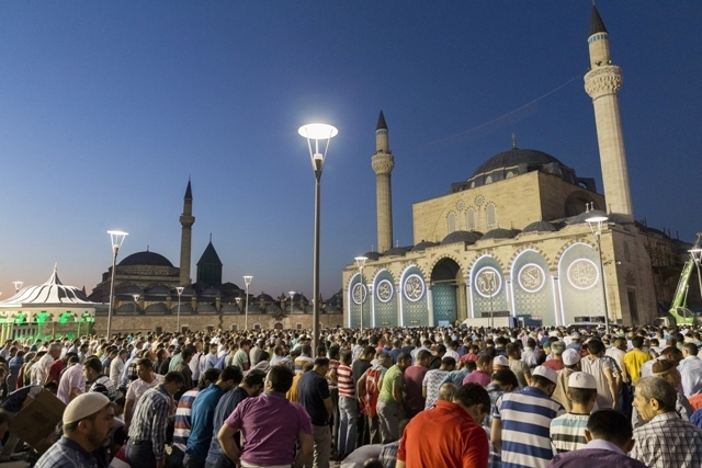KONYA CADDELERE MEYDANLARA AKTI 32