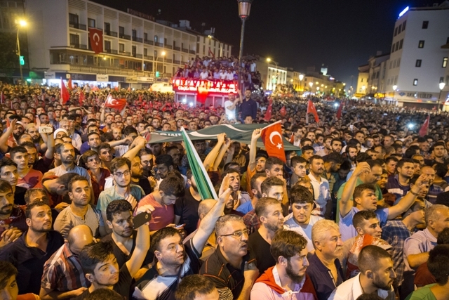 KONYA CADDELERE MEYDANLARA AKTI 36