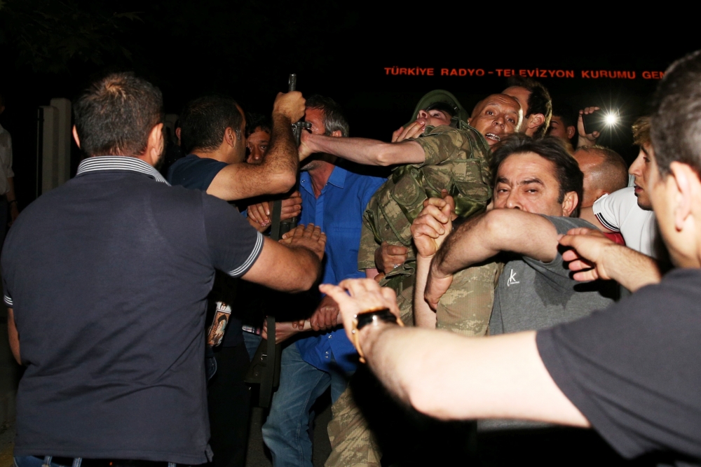 MİLLET DARBEYE GEÇİT VERMEDİ 102