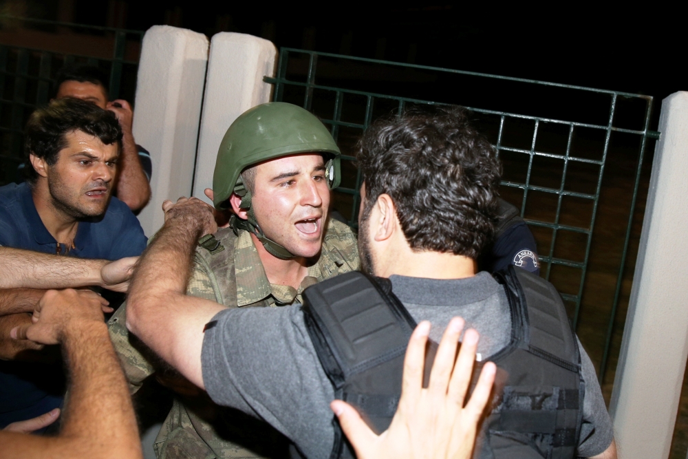 MİLLET DARBEYE GEÇİT VERMEDİ 104