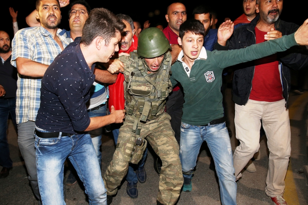 MİLLET DARBEYE GEÇİT VERMEDİ 105