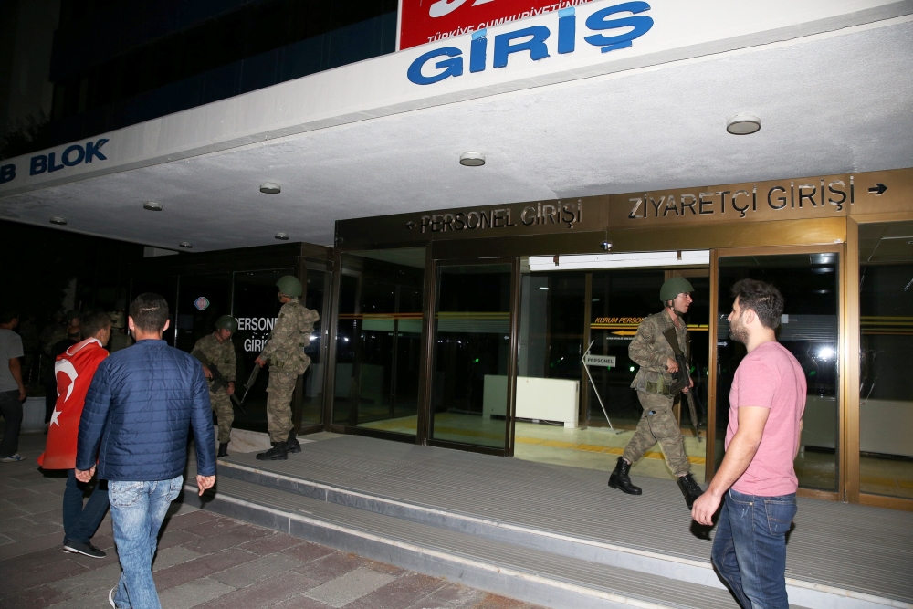 MİLLET DARBEYE GEÇİT VERMEDİ 111