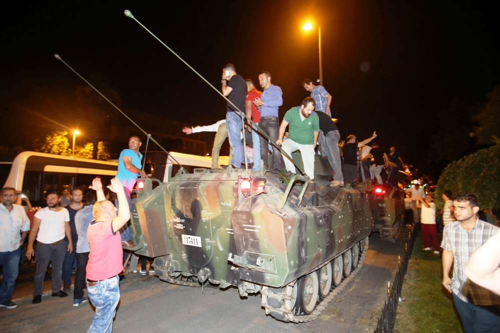 MİLLET DARBEYE GEÇİT VERMEDİ 113