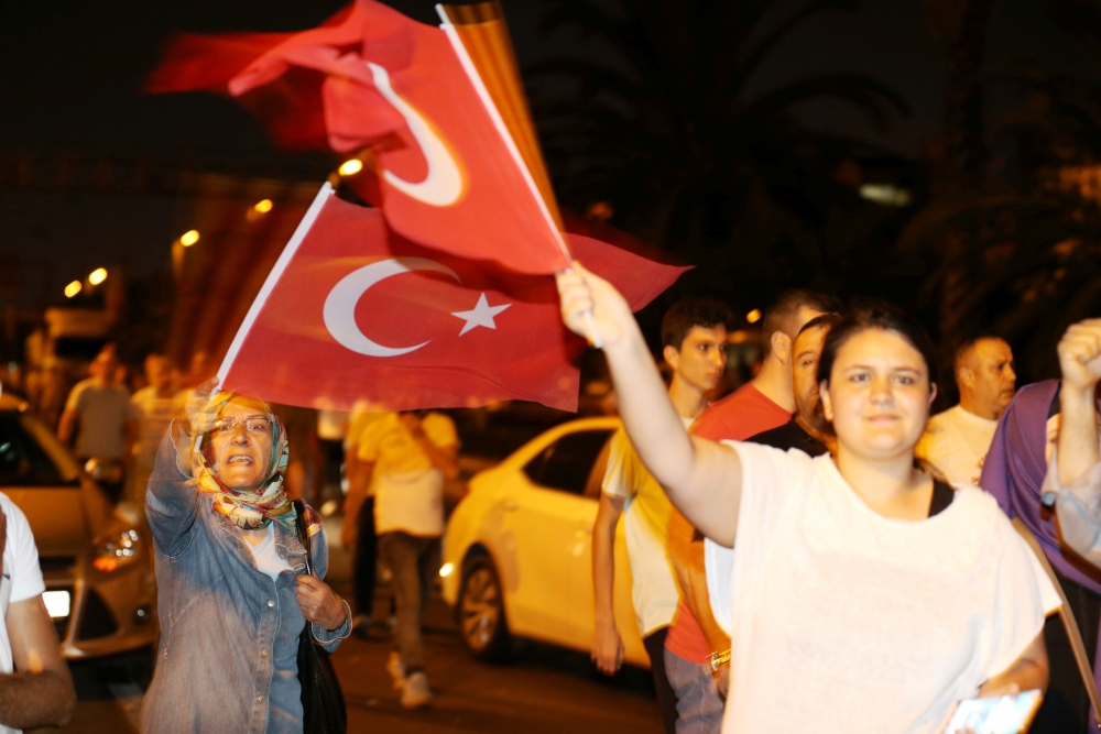 MİLLET DARBEYE GEÇİT VERMEDİ 127