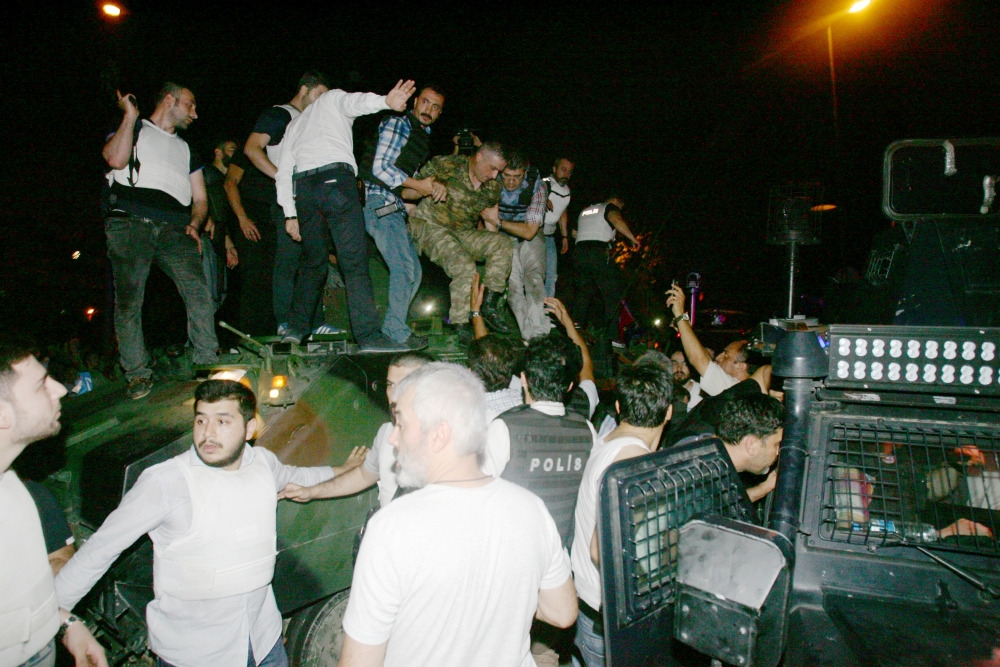MİLLET DARBEYE GEÇİT VERMEDİ 133