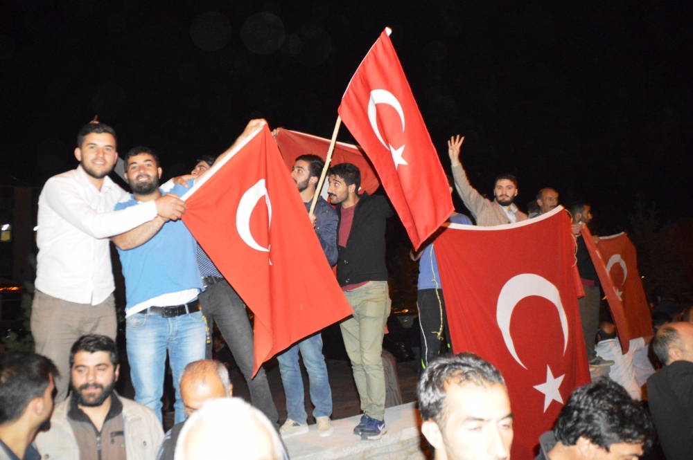 MİLLET DARBEYE GEÇİT VERMEDİ 135