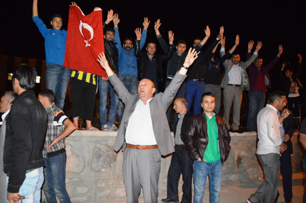 MİLLET DARBEYE GEÇİT VERMEDİ 137