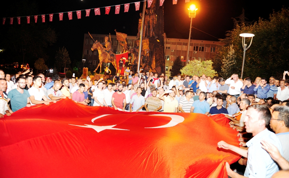 MİLLET DARBEYE GEÇİT VERMEDİ 14