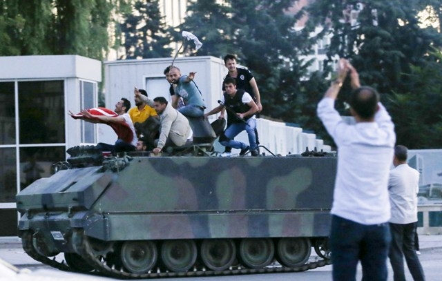 MİLLET DARBEYE GEÇİT VERMEDİ 167