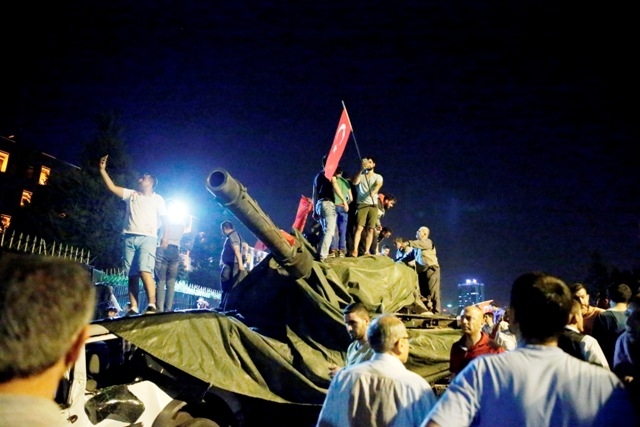 MİLLET DARBEYE GEÇİT VERMEDİ 170