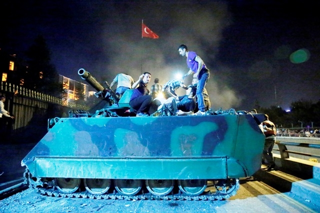 MİLLET DARBEYE GEÇİT VERMEDİ 173