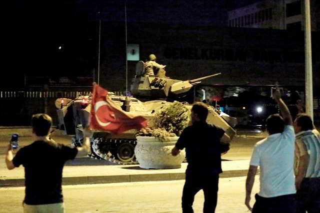 MİLLET DARBEYE GEÇİT VERMEDİ 175