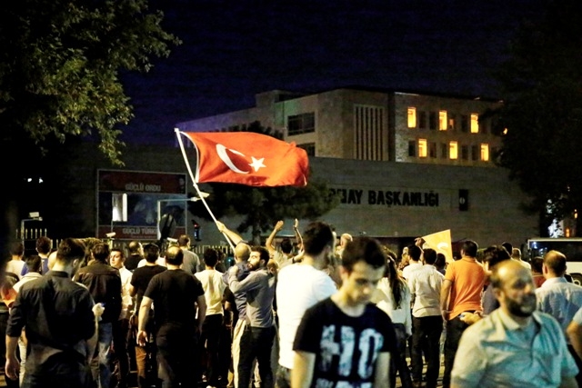 MİLLET DARBEYE GEÇİT VERMEDİ 177