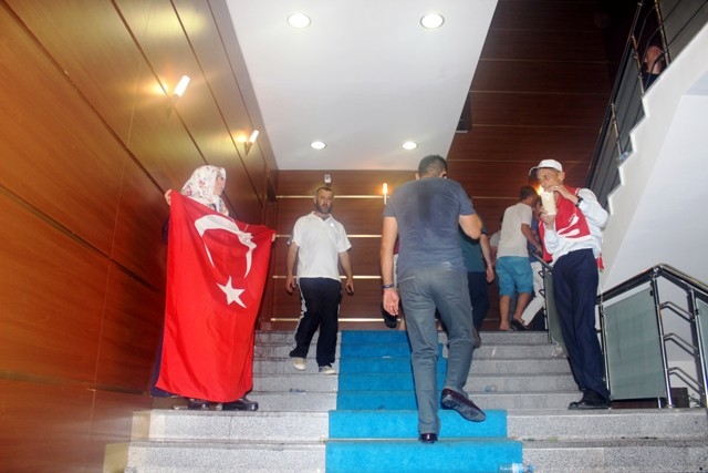 MİLLET DARBEYE GEÇİT VERMEDİ 180