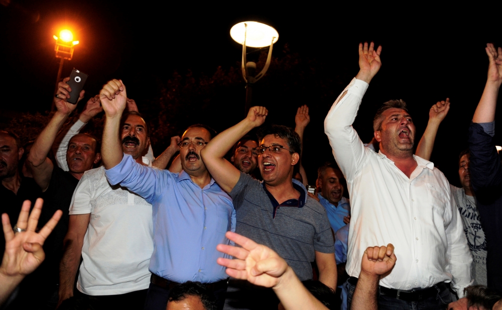 MİLLET DARBEYE GEÇİT VERMEDİ 19
