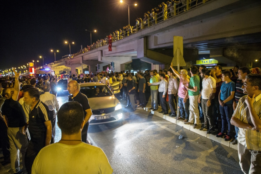 MİLLET DARBEYE GEÇİT VERMEDİ 21